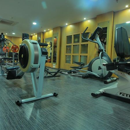 Pattom Royal Hotel Thiruvananthapuram Bagian luar foto