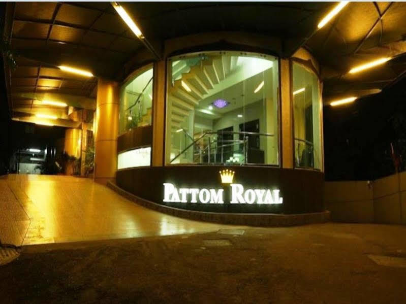 Pattom Royal Hotel Thiruvananthapuram Bagian luar foto