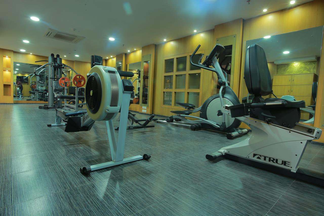 Pattom Royal Hotel Thiruvananthapuram Bagian luar foto
