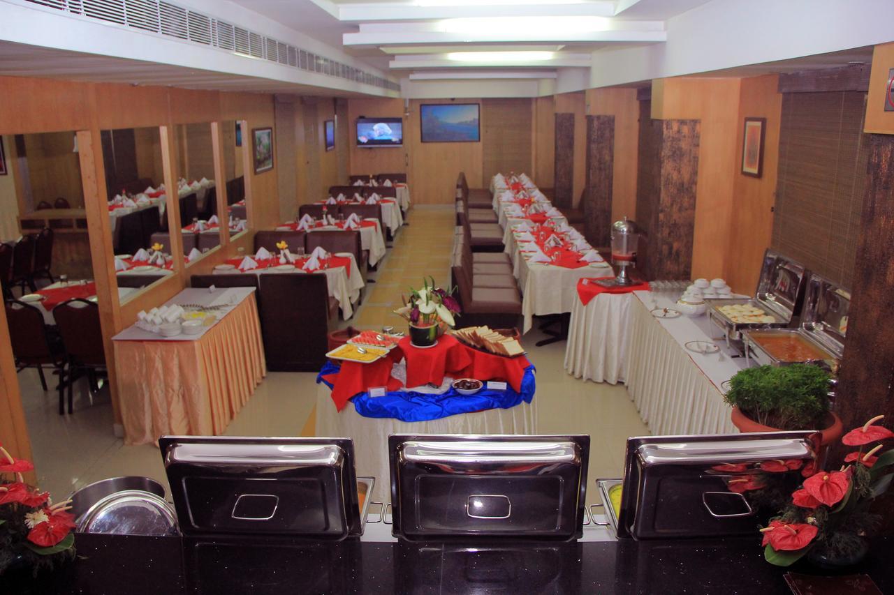 Pattom Royal Hotel Thiruvananthapuram Bagian luar foto