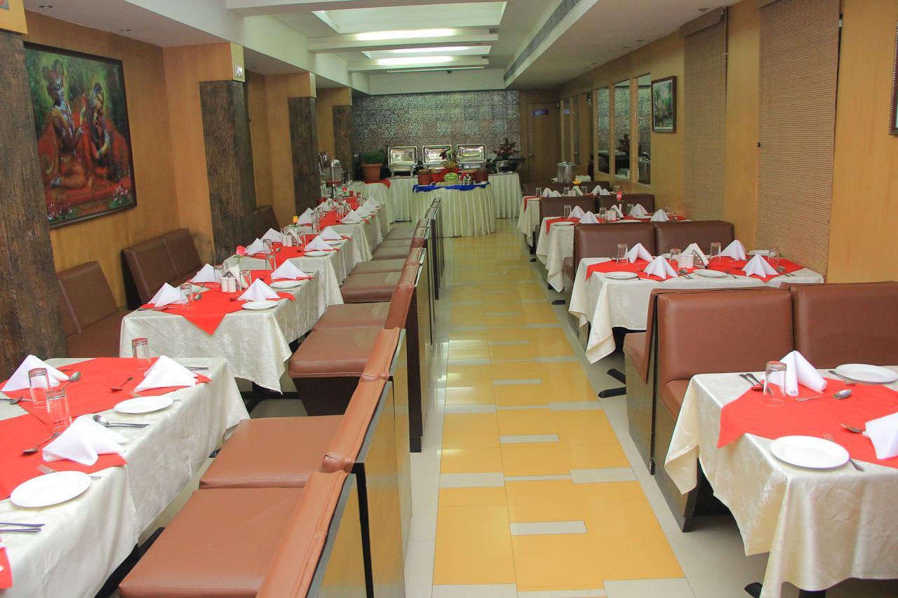 Pattom Royal Hotel Thiruvananthapuram Bagian luar foto